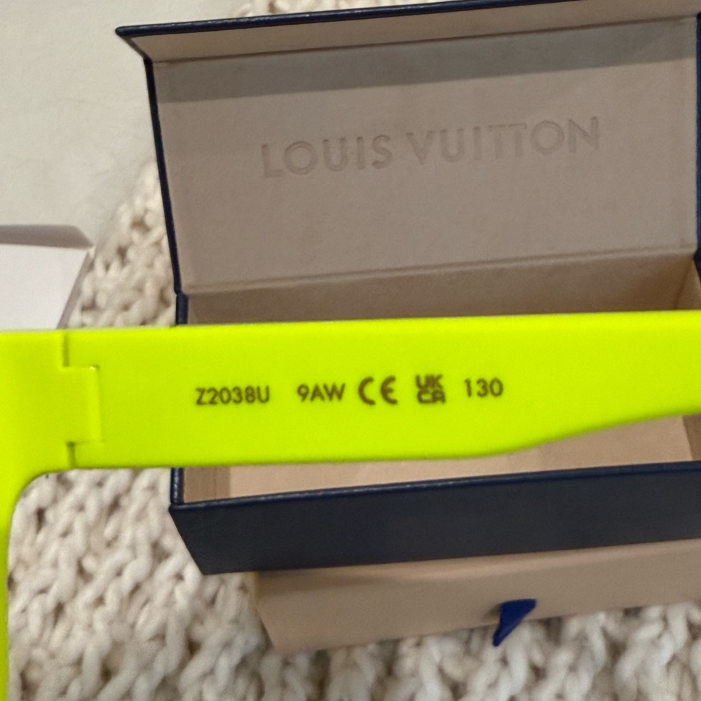 LOUIS VUITTON NEON LV SHADOW SQUARE SUNGLASSES - Picture 2 of 9